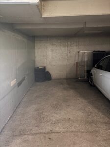 Tiefgaragenstellplatz